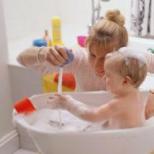 È possibile fare il bagno a un bambino dopo la vaccinazione contro l'epatite?