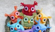 Miniature amigurumi toys: knitting a clever owl