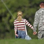في خدمة الوطن: كيف تكون زوجة عسكرية