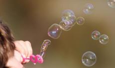 Jak vyrobit mýdlové bubliny doma