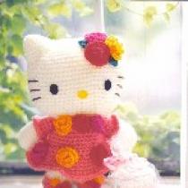 Hello Kitty díszes ruhában